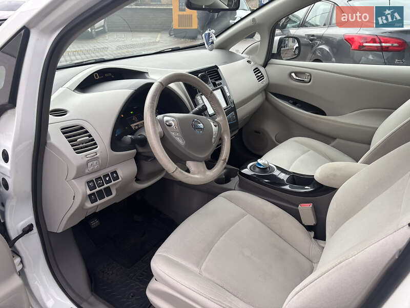 Хетчбек Nissan Leaf 2013 в Києві фото 24 Хетчбек Nissan Leaf 2013 в Києві