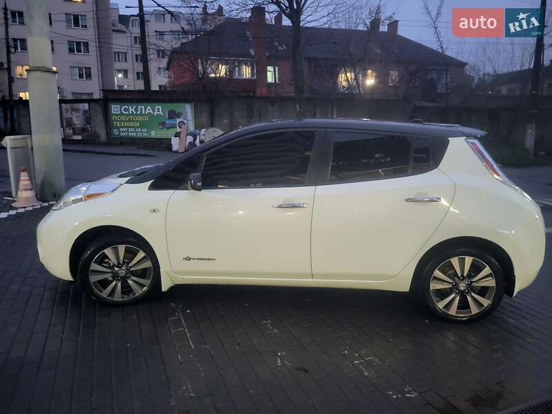 Хэтчбек Nissan Leaf 2015 в Виннице