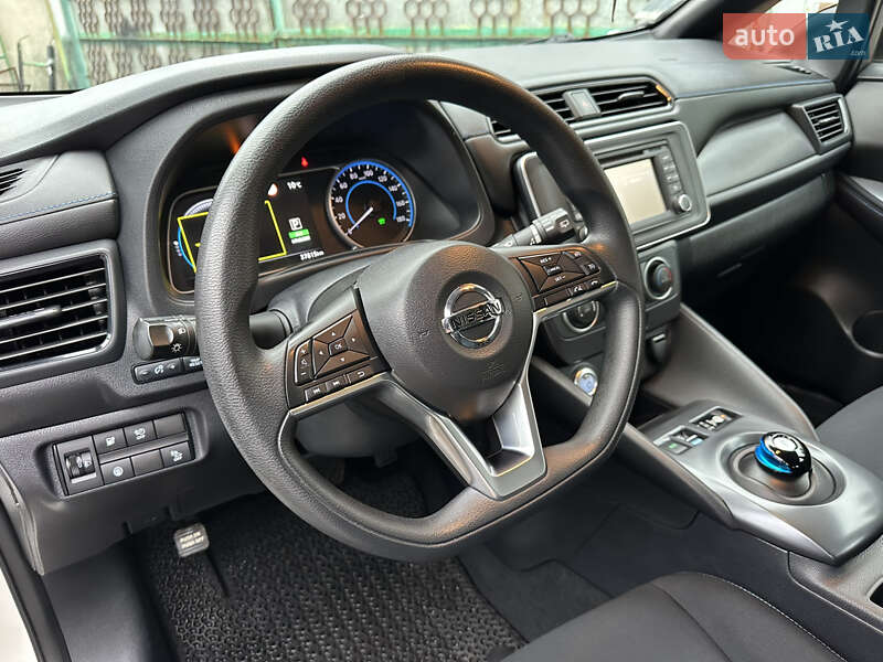 Хэтчбек Nissan Leaf 2018 в Киеве