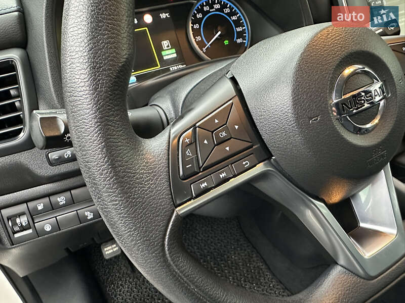 Хэтчбек Nissan Leaf 2018 в Киеве