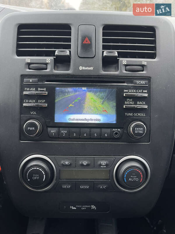 Хэтчбек Nissan Leaf 2014 в Львове