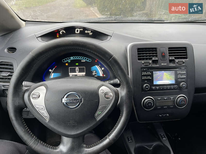 Хэтчбек Nissan Leaf 2014 в Львове