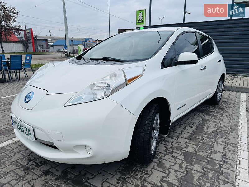 Хэтчбек Nissan Leaf 2015 в Житомире фото 2 Хэтчбек Nissan Leaf 2015 в Житомире