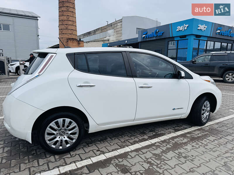 Хэтчбек Nissan Leaf 2015 в Житомире фото 3 Хэтчбек Nissan Leaf 2015 в Житомире