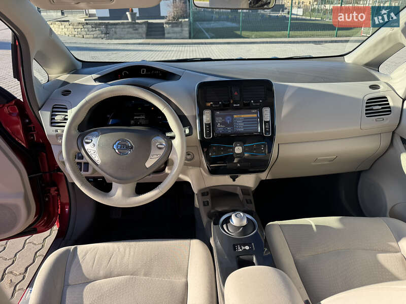 Хетчбек Nissan Leaf 2012 в Яворові