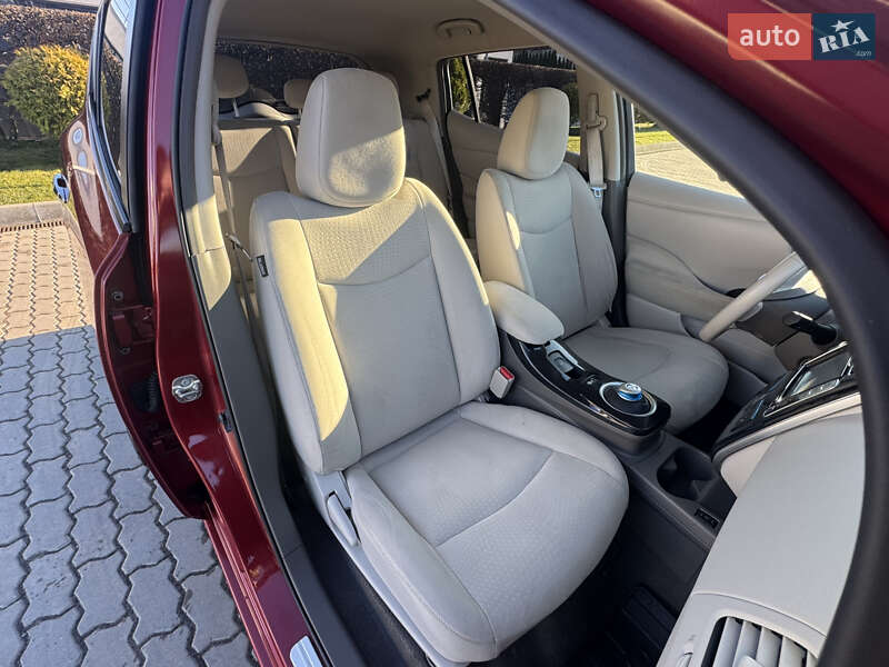 Хетчбек Nissan Leaf 2012 в Яворові