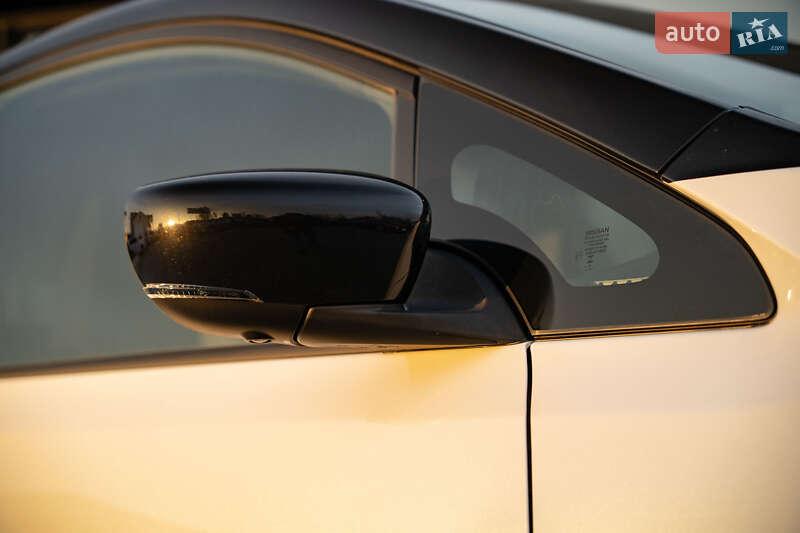 Хэтчбек Nissan Leaf 2023 в Черновцах