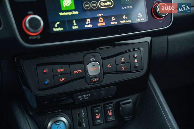 Хэтчбек Nissan Leaf 2023 в Черновцах