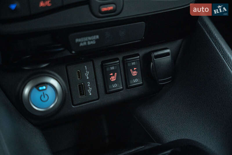 Хэтчбек Nissan Leaf 2023 в Черновцах