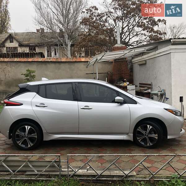 Хэтчбек Nissan Leaf 2021 в Николаеве