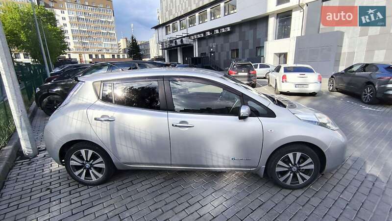 Хэтчбек Nissan Leaf 2013 в Виннице