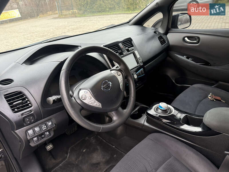 Хэтчбек Nissan Leaf 2016 в Борщеве