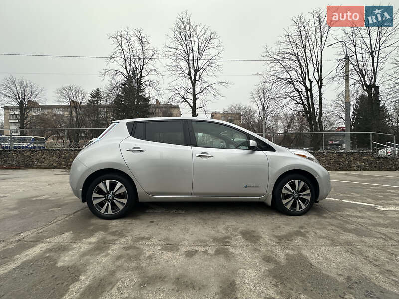 Хэтчбек Nissan Leaf 2013 в Ровно