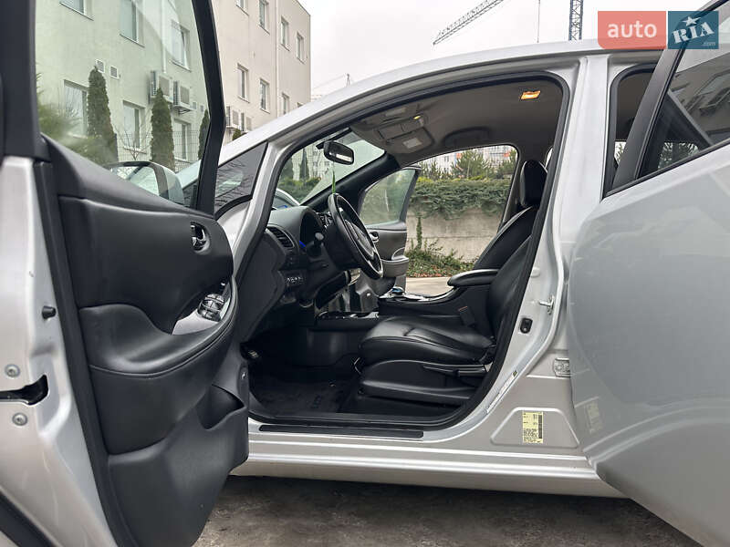 Хэтчбек Nissan Leaf 2013 в Ровно