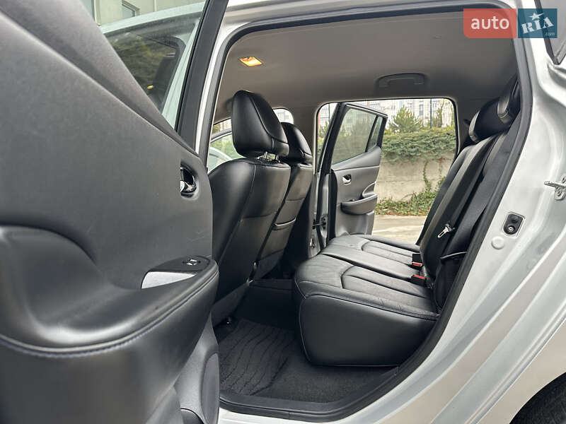 Хэтчбек Nissan Leaf 2013 в Ровно