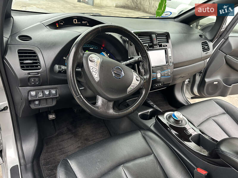 Хэтчбек Nissan Leaf 2013 в Ровно