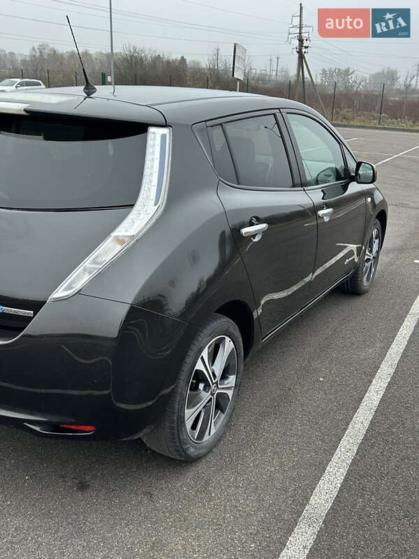 Хетчбек Nissan Leaf 2016 в Рівному