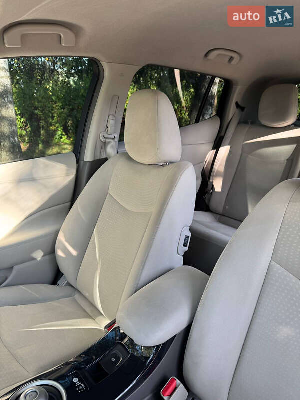 Хэтчбек Nissan Leaf 2012 в Черновцах фото 8 Хэтчбек Nissan Leaf 2012 в Черновцах