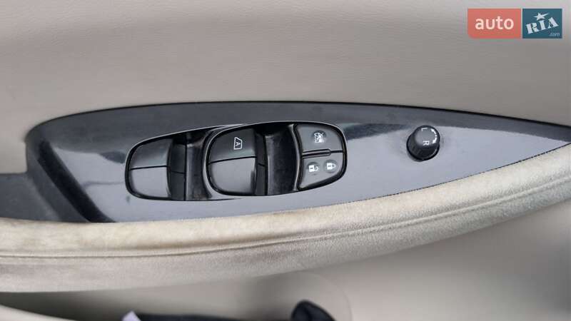 Хетчбек Nissan Leaf 2014 в Дніпрі фото 17 Хетчбек Nissan Leaf 2014 в Дніпрі