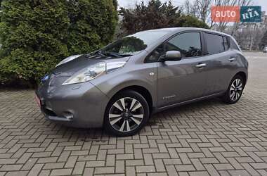 Хетчбек Nissan Leaf 2015 в Дніпрі