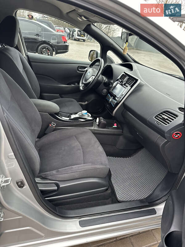 Хетчбек Nissan Leaf 2013 в Тернополі фото 11 Хетчбек Nissan Leaf 2013 в Тернополі