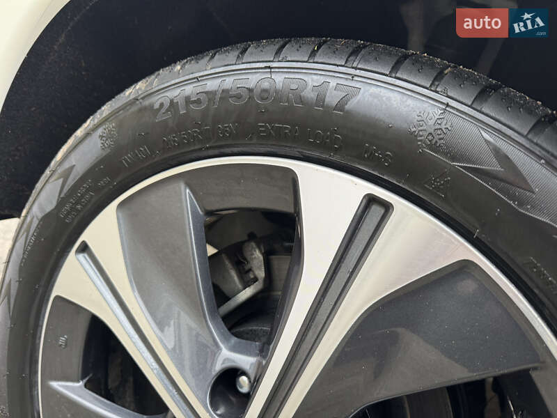 Хэтчбек Nissan Leaf 2021 в Броварах