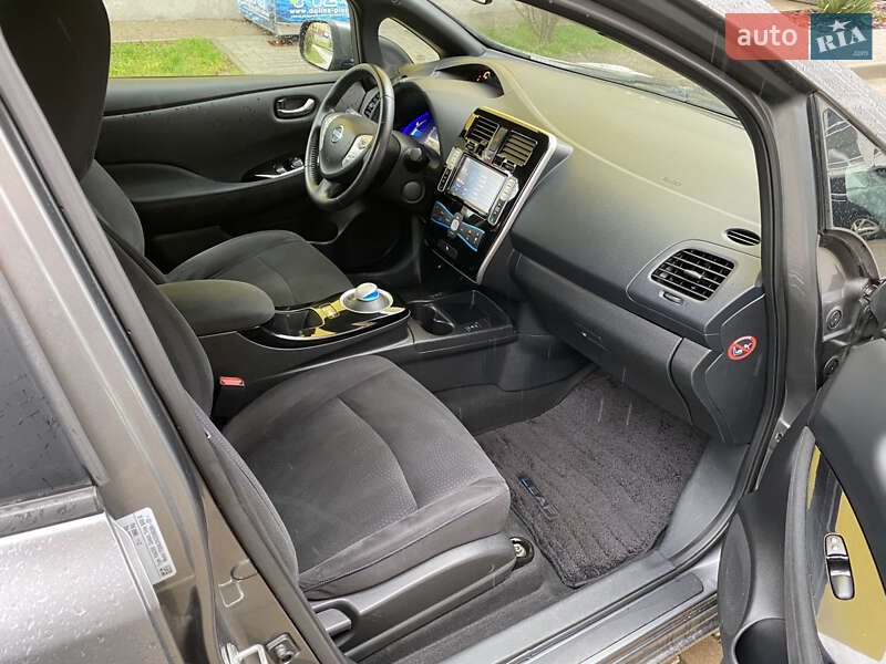 Хэтчбек Nissan Leaf 2014 в Черновцах