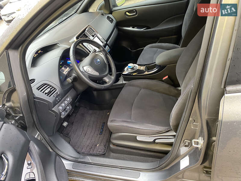 Хэтчбек Nissan Leaf 2014 в Черновцах