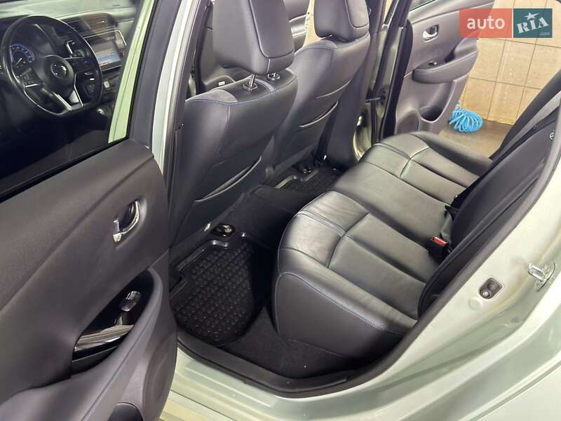 Хетчбек Nissan Leaf 2018 в Кременчуці