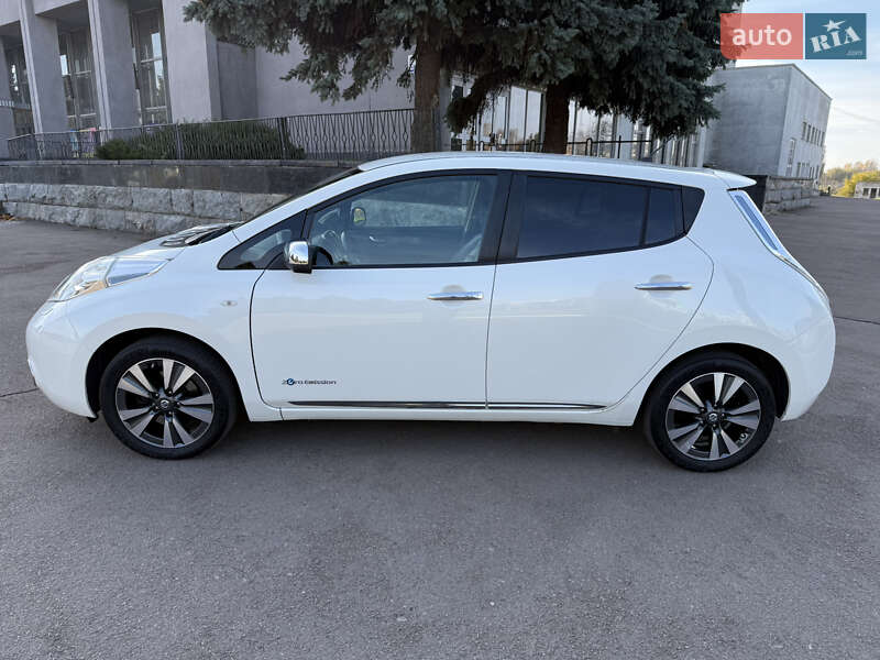 Хэтчбек Nissan Leaf 2014 в Ровно