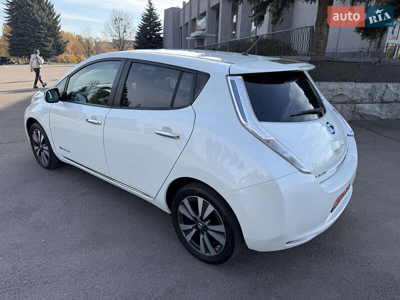 Хэтчбек Nissan Leaf 2014 в Ровно