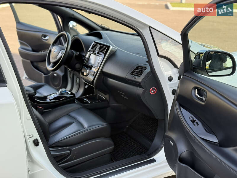 Хэтчбек Nissan Leaf 2014 в Ровно