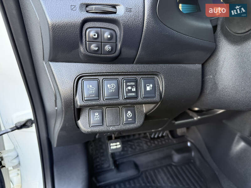 Хэтчбек Nissan Leaf 2014 в Ровно