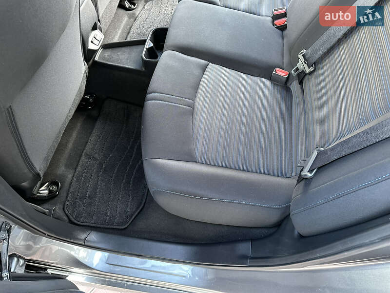 Хетчбек Nissan Leaf 2023 в Рівному