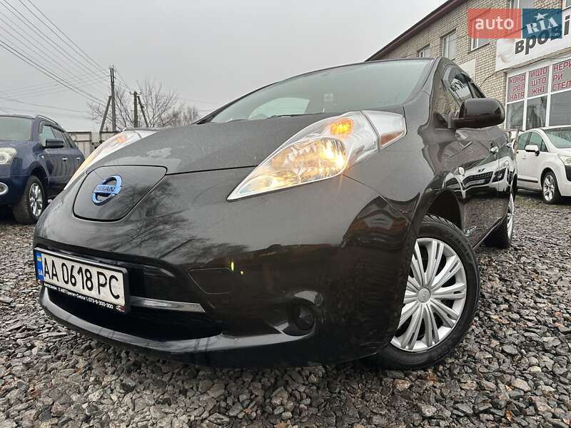 Хэтчбек Nissan Leaf 2013 в Смеле