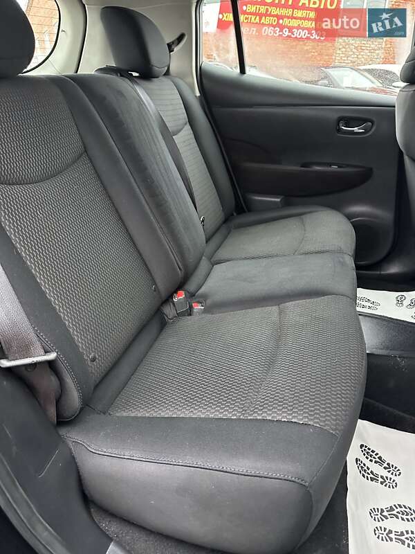 Хэтчбек Nissan Leaf 2013 в Смеле