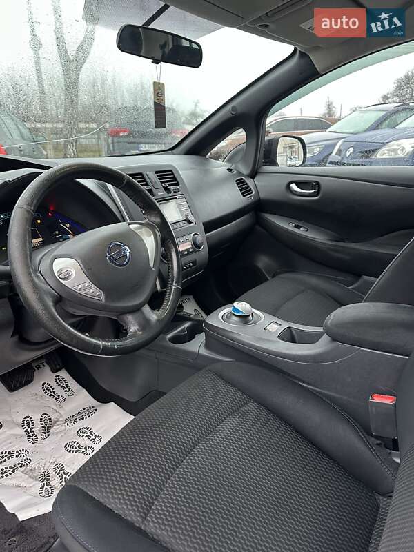 Хэтчбек Nissan Leaf 2013 в Смеле