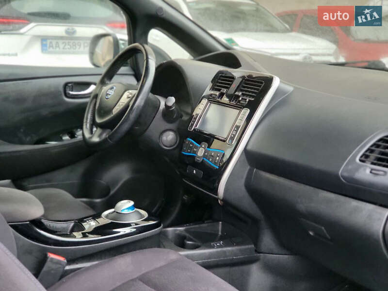 Хэтчбек Nissan Leaf 2014 в Киеве
