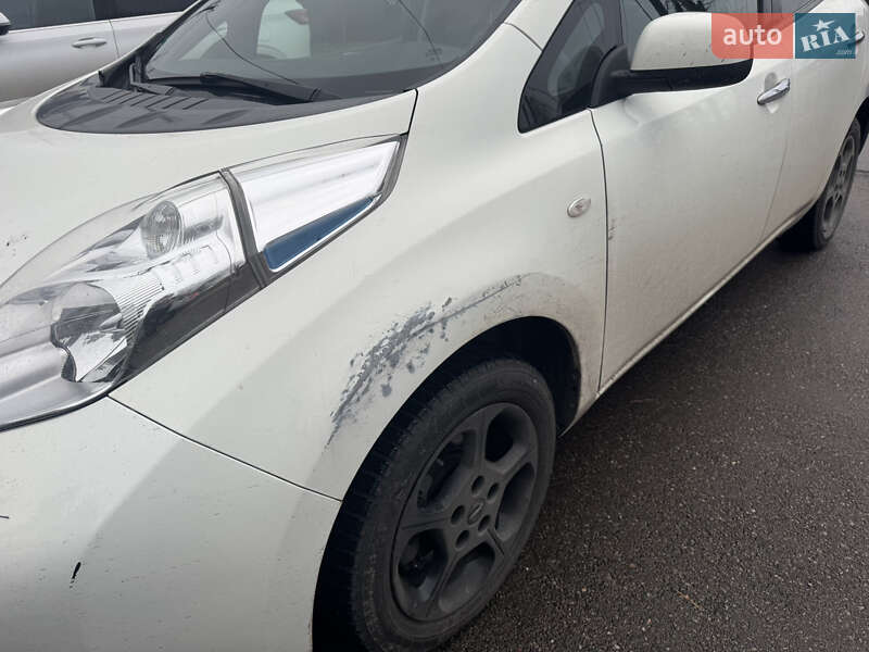 Хэтчбек Nissan Leaf 2016 в Киеве