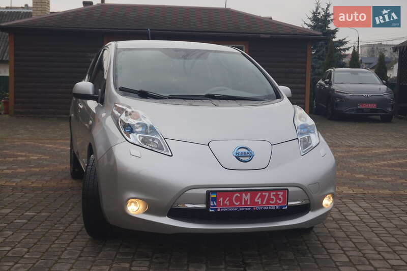 Хетчбек Nissan Leaf 2011 в Самборі фото 5 Хетчбек Nissan Leaf 2011 в Самборі