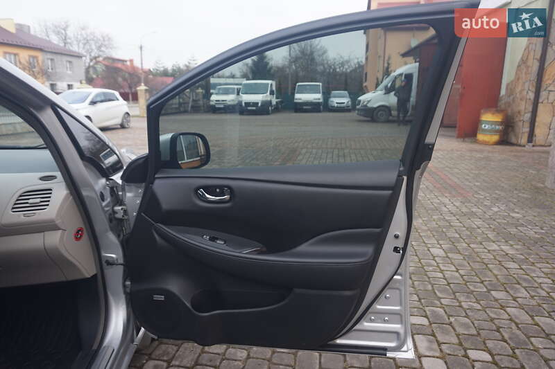Хетчбек Nissan Leaf 2011 в Самборі фото 39 Хетчбек Nissan Leaf 2011 в Самборі