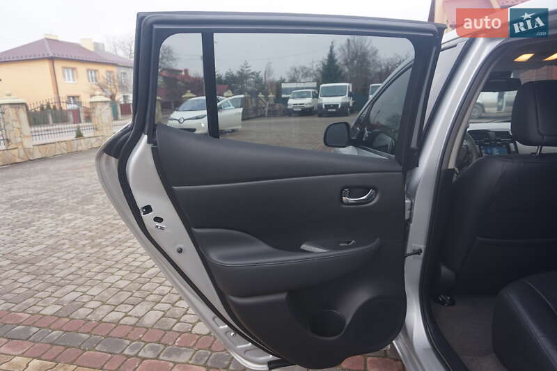 Хетчбек Nissan Leaf 2011 в Самборі фото 45 Хетчбек Nissan Leaf 2011 в Самборі