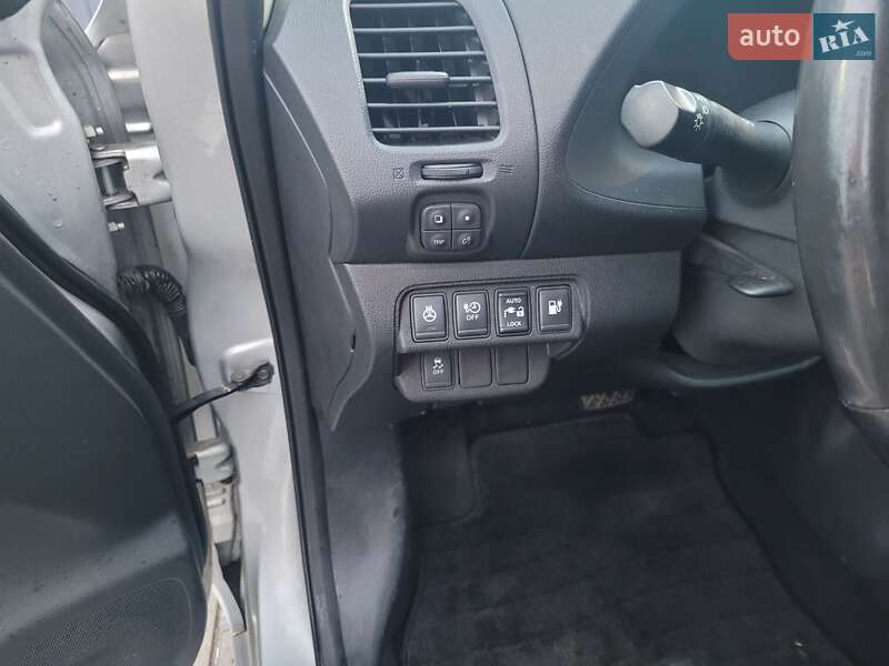 Хэтчбек Nissan Leaf 2014 в Киеве фото 11 Хэтчбек Nissan Leaf 2014 в Киеве