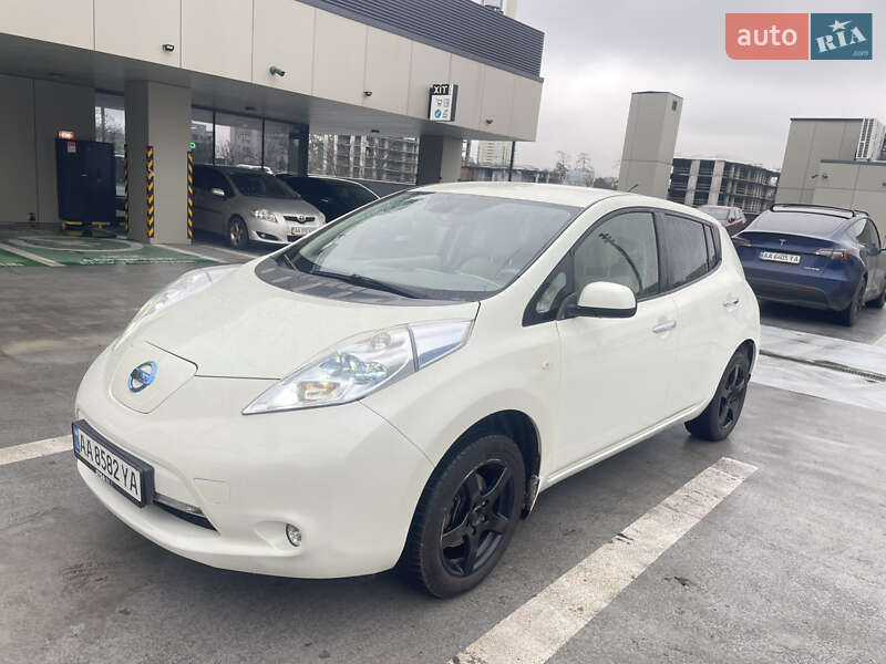 Хетчбек Nissan Leaf 2012 в Києві фото 2 Хетчбек Nissan Leaf 2012 в Києві