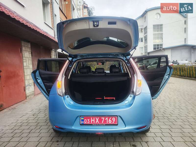 Хэтчбек Nissan Leaf 2016 в Львове