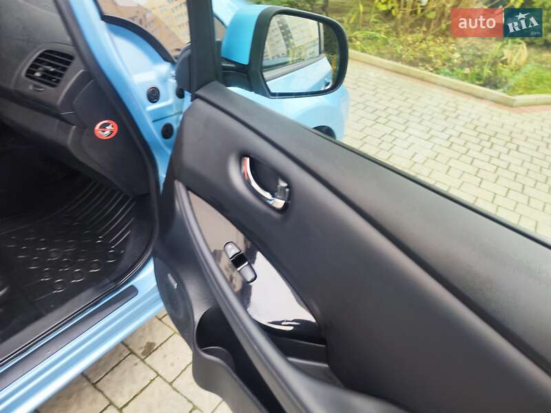 Хэтчбек Nissan Leaf 2016 в Львове