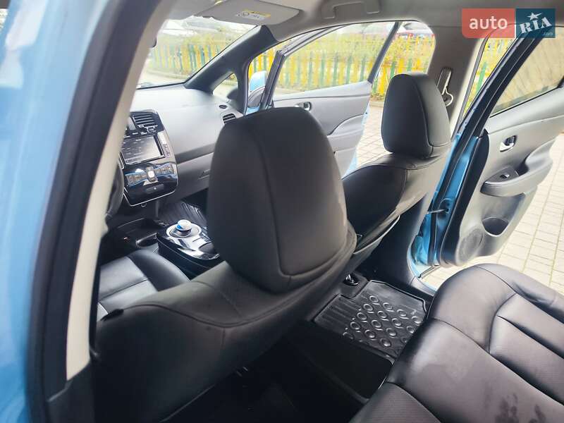 Хэтчбек Nissan Leaf 2016 в Львове