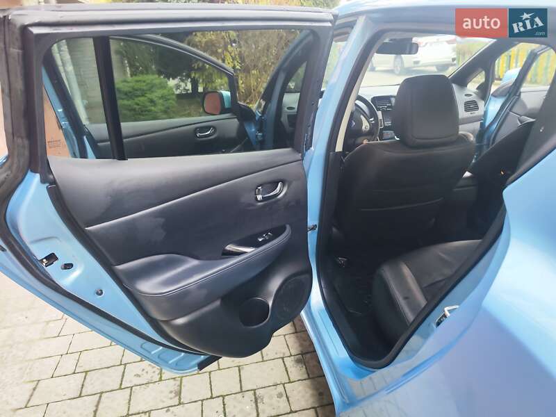 Хэтчбек Nissan Leaf 2016 в Львове