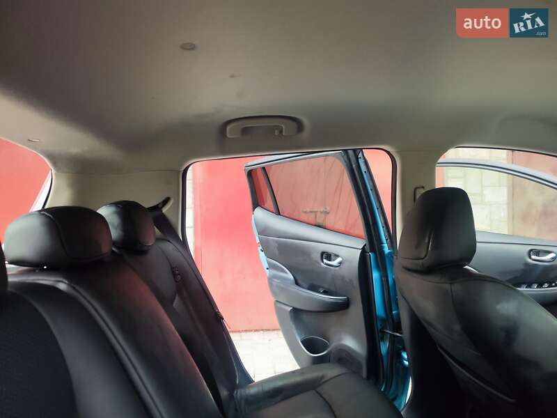 Хэтчбек Nissan Leaf 2016 в Львове