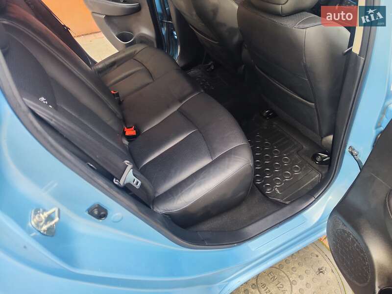 Хэтчбек Nissan Leaf 2016 в Львове